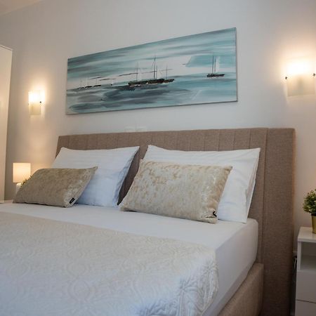 Apartment Funtastic With Private Pool Novalja Exterior foto