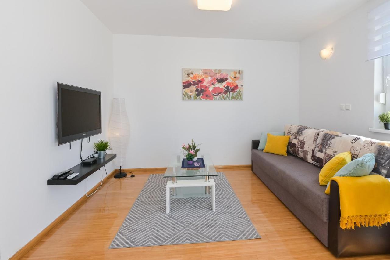 Apartment Funtastic With Private Pool Novalja Exterior foto