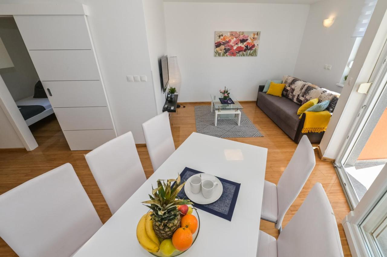 Apartment Funtastic With Private Pool Novalja Exterior foto