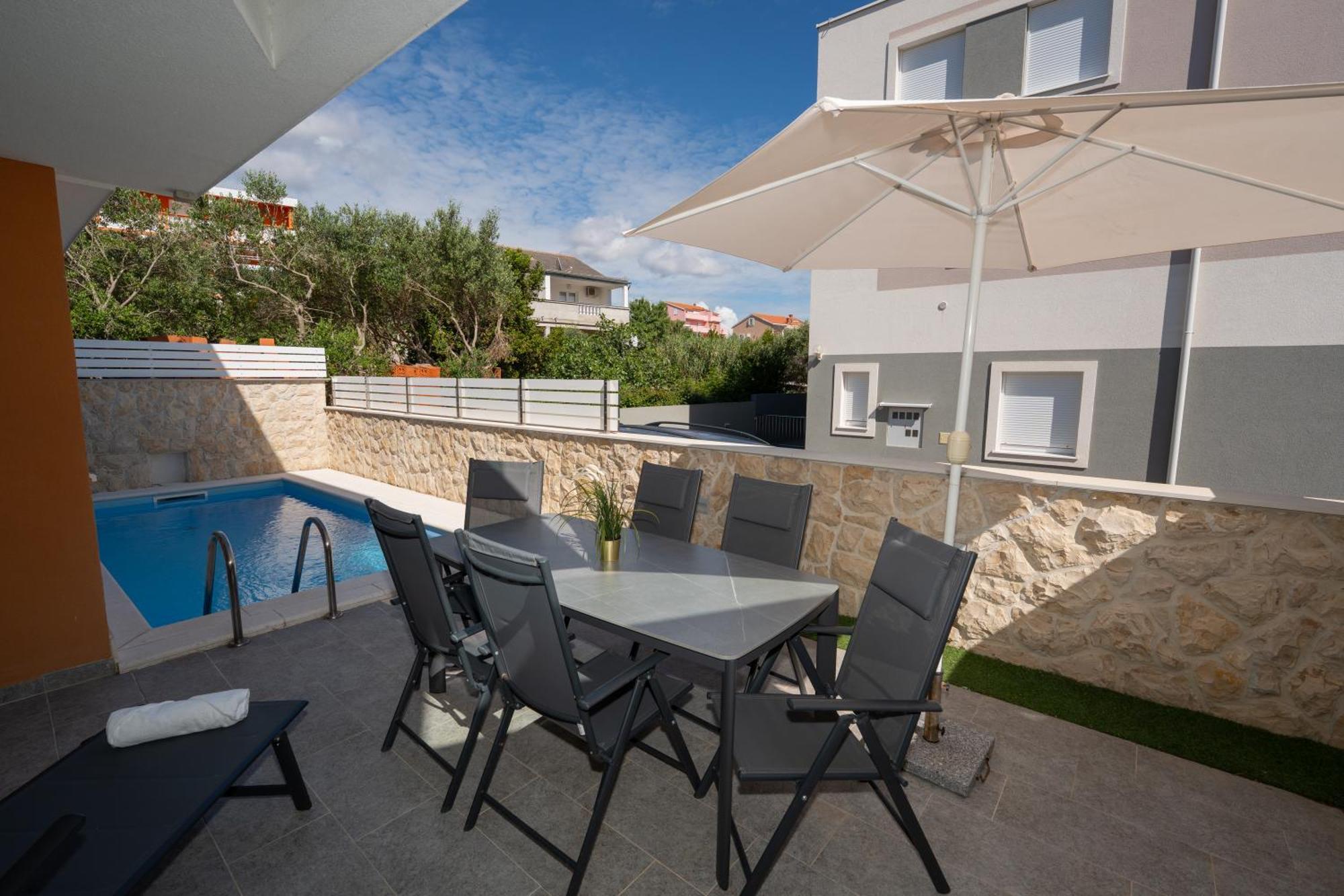 Apartment Funtastic With Private Pool Novalja Exterior foto